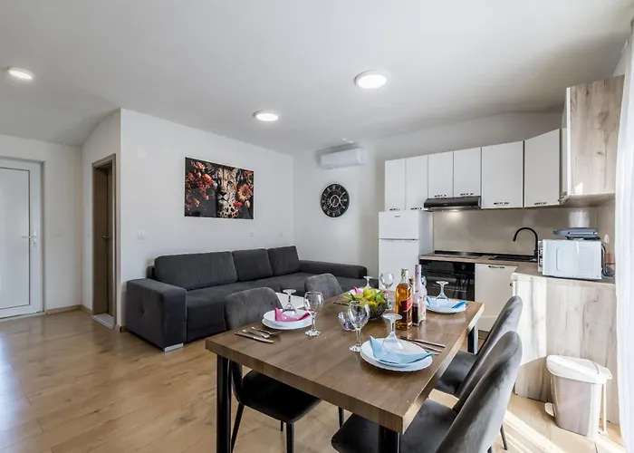 Little Dream 아파트 스플리트