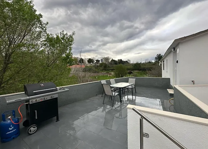 Little Dream Apartment Split