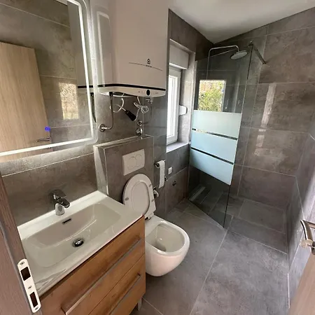 Little Dream 아파트 스플리트