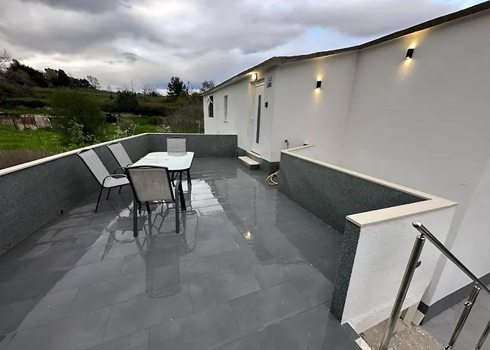 Little Dream Apartment Split